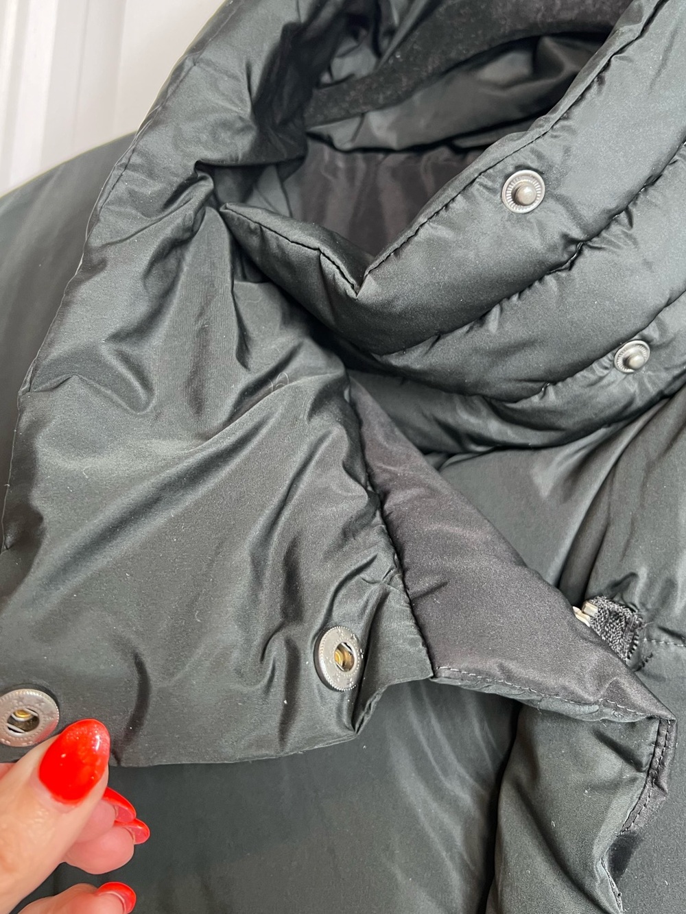 BDG Urban Outfitters Ladies Black High Collar Quilted Puffer‎ Vest. Size Medium. - Picture 7 of 13